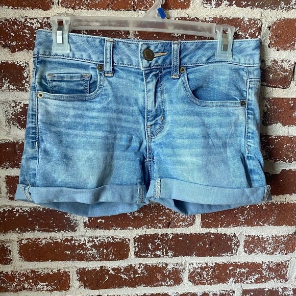 American Eagle Outfitters Pants - American Eagle light wash midi shorts